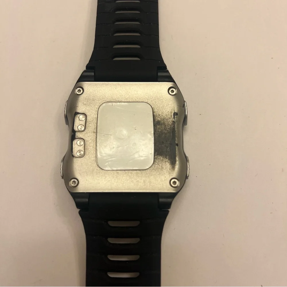 Garmin Forerunner 220XT (tested,‎ Charger included)